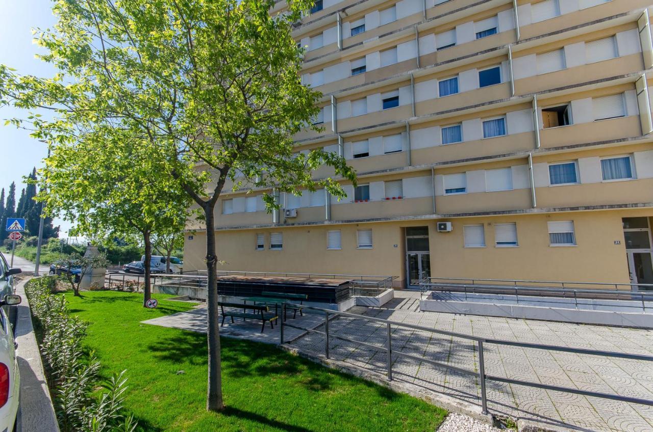 Spacious Apartment Smile With Terrace And Secure Garage Spalato Esterno foto