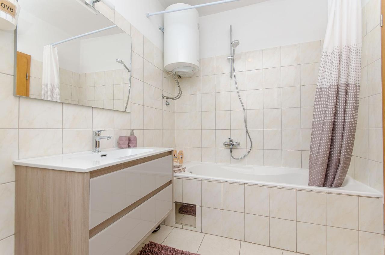 Spacious Apartment Smile With Terrace And Secure Garage Spalato Esterno foto